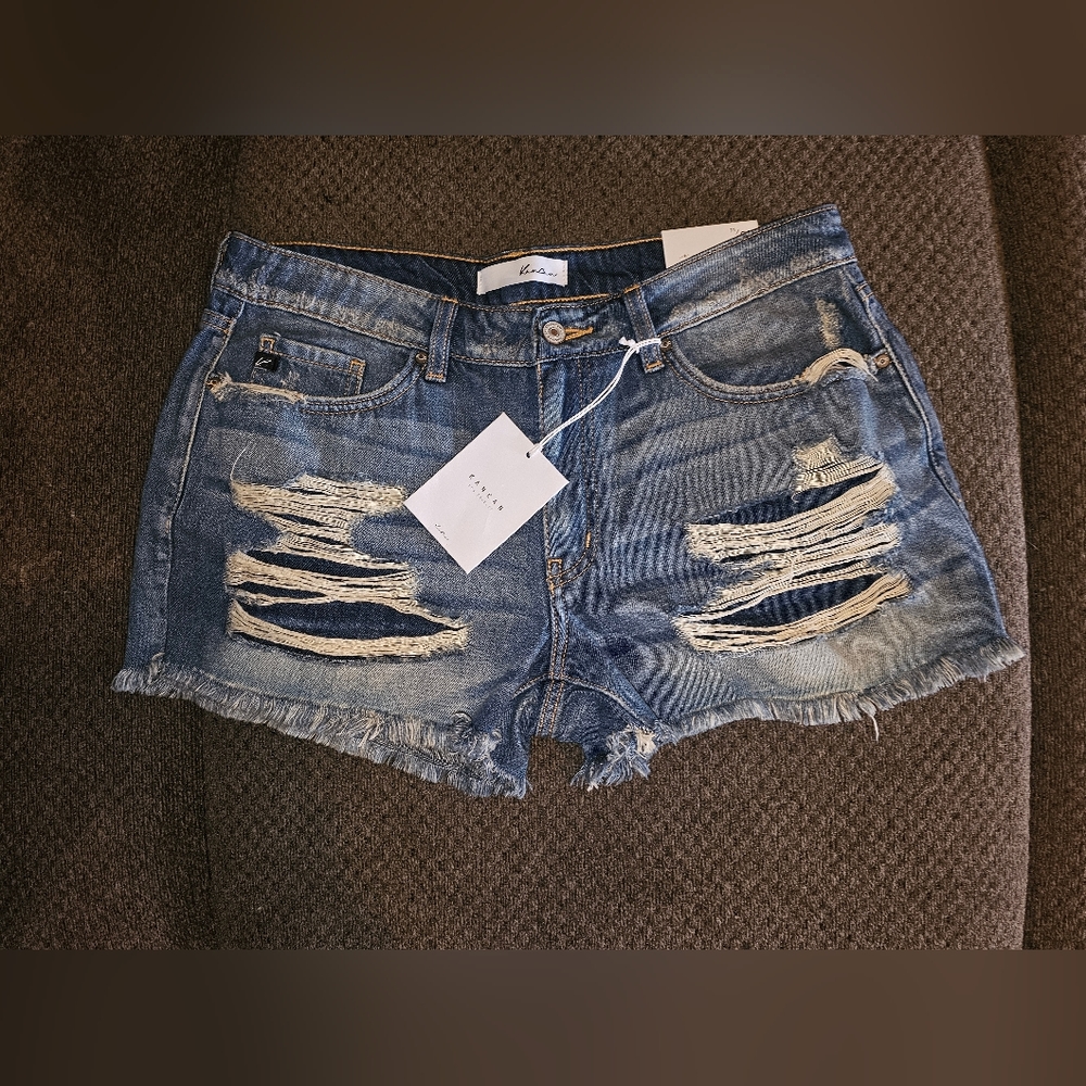 New! Kancan Mid Rise Button and Zip Fly Shorts size 11/29
